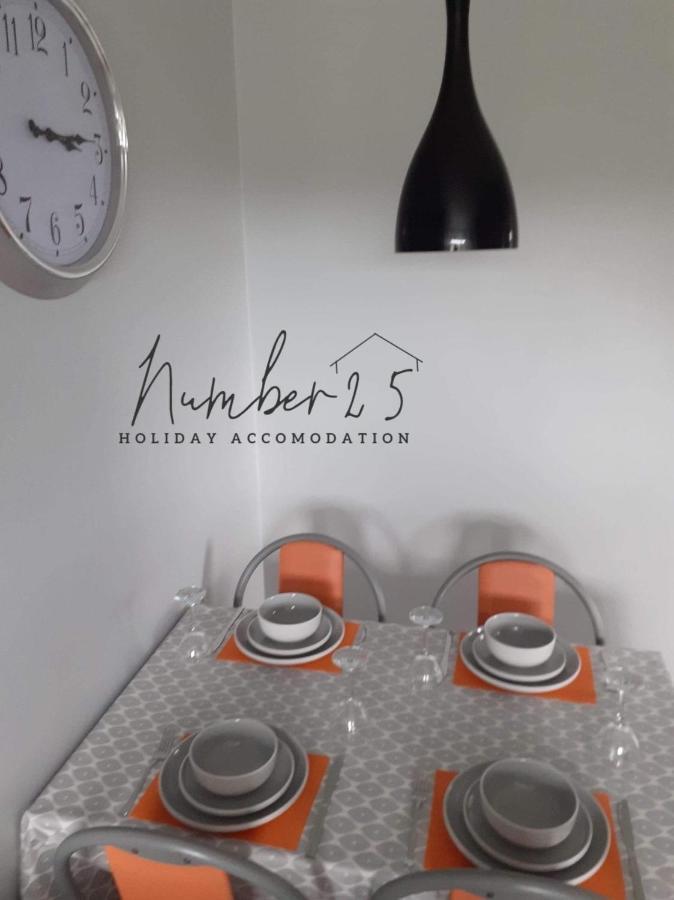 Number 25 Self Catering Apartments Ederney Ardess Bagian luar foto