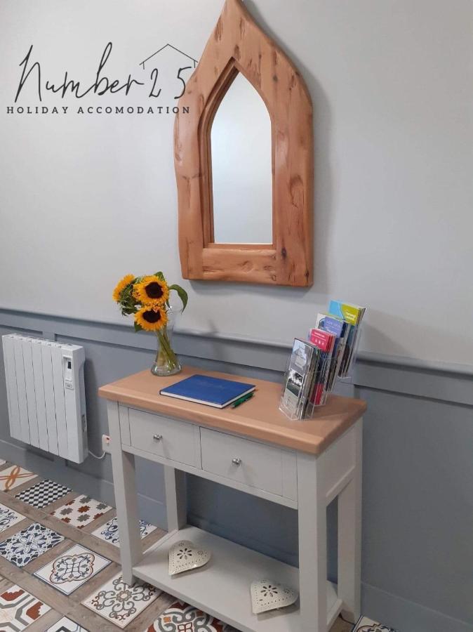Number 25 Self Catering Apartments Ederney Ardess Bagian luar foto